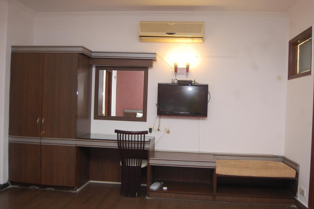 Grand Plaza Otel Yeni Delhi Dış mekan fotoğraf